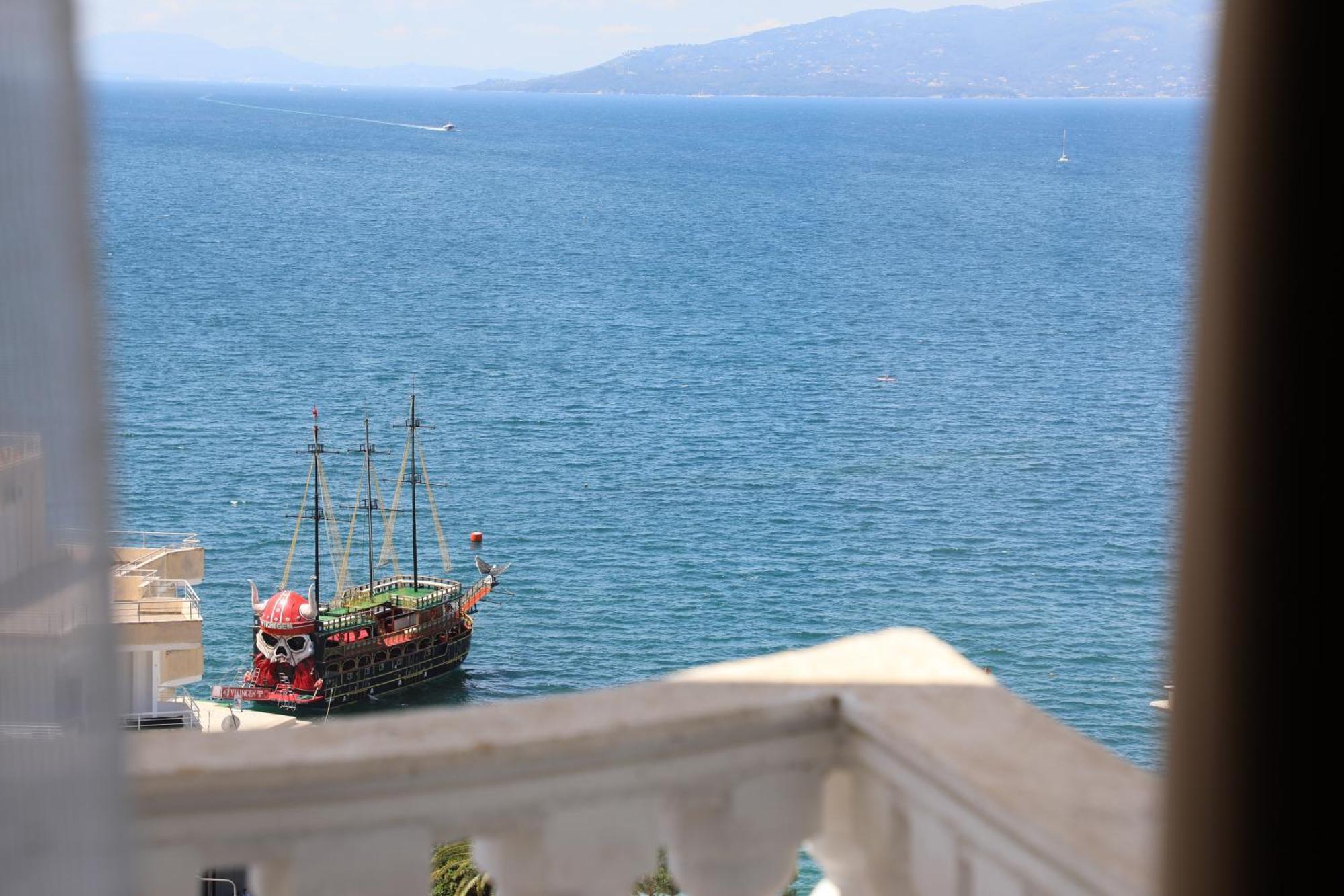 Saranda Appartament Meta Esterno foto